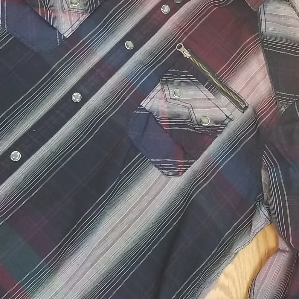 INC snap down dress shirt‎ lg